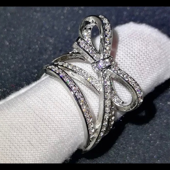 925 Sterling Moissanite Bow Ring - Picture 4 of 5